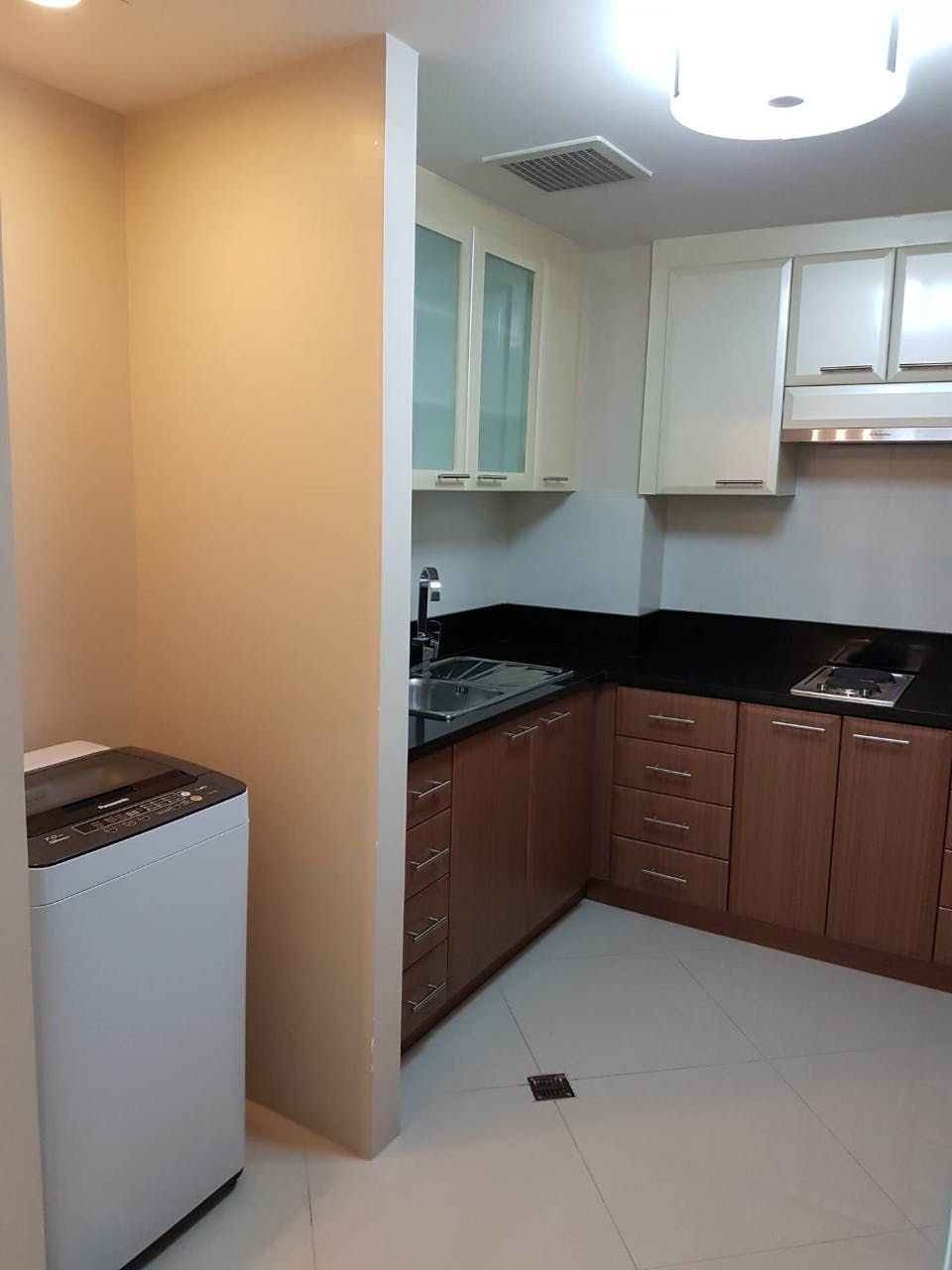 "1BR Condo for Rent in 8 Forbes Town Road, BGC - Bonifacio Global City,"10