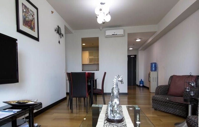 "2BR Condo for Rent in The Residences at Greenbelt, Legazpi Village, Ma"06