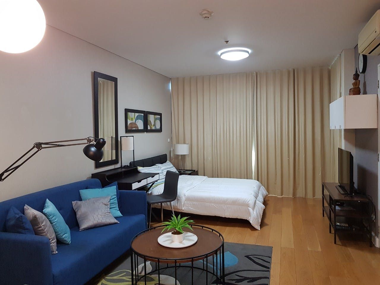 "Studio Condo for Rent in Park Terraces, San Lorenzo, Makati"04