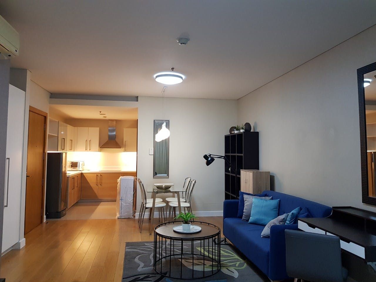 "Studio Condo for Rent in Park Terraces, San Lorenzo, Makati"06
