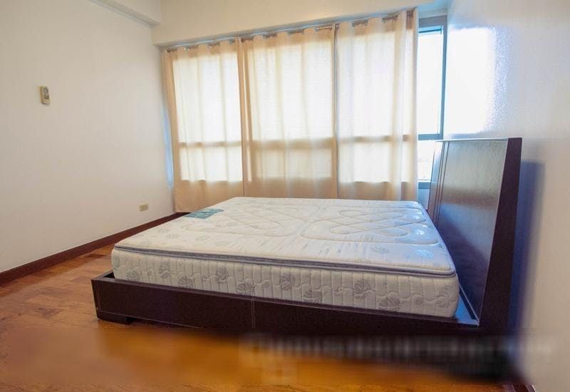 "2BR Condo for Rent in The Residences at Greenbelt, Legazpi Village, Ma"06