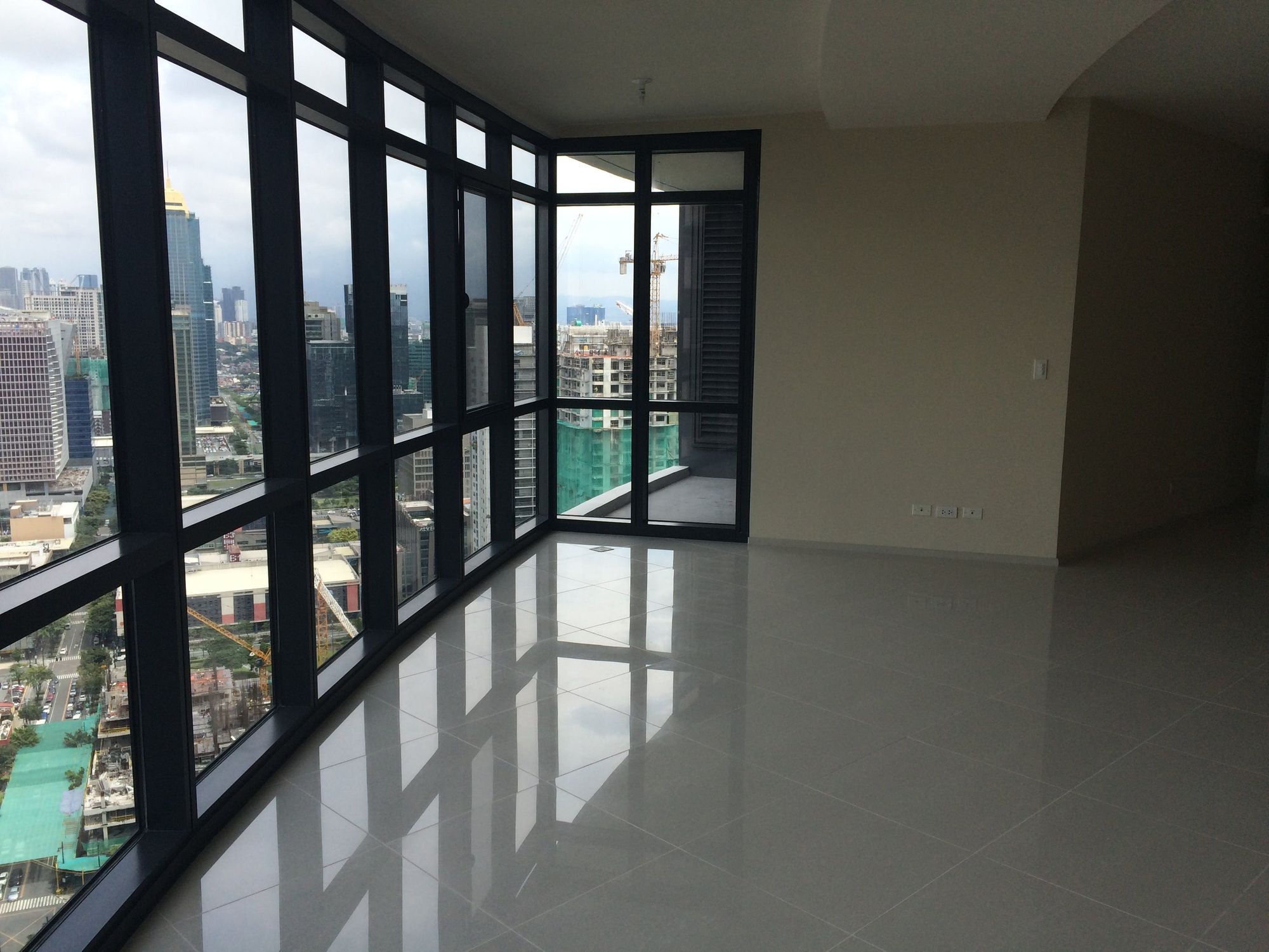 "3BR Condo for Rent in Arya Residences, BGC - Bonifacio Global City, Ta"06