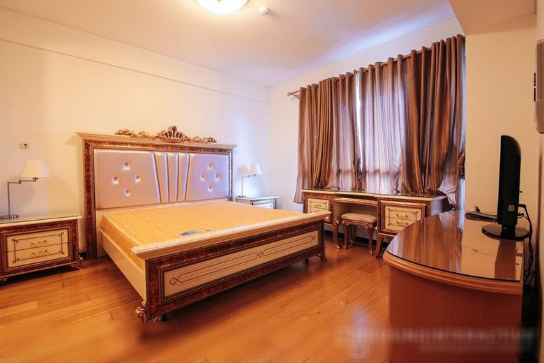 "1BR