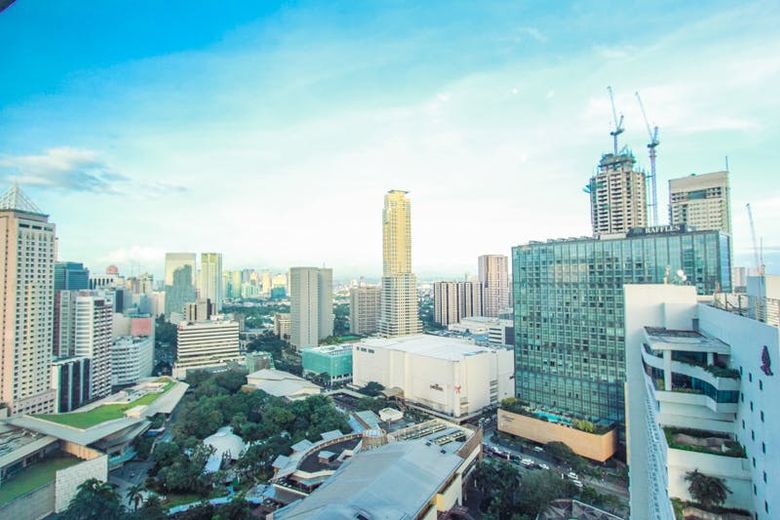 "2BR Condo for Rent in The Residences at Greenbelt, Legazpi Village, Ma"01