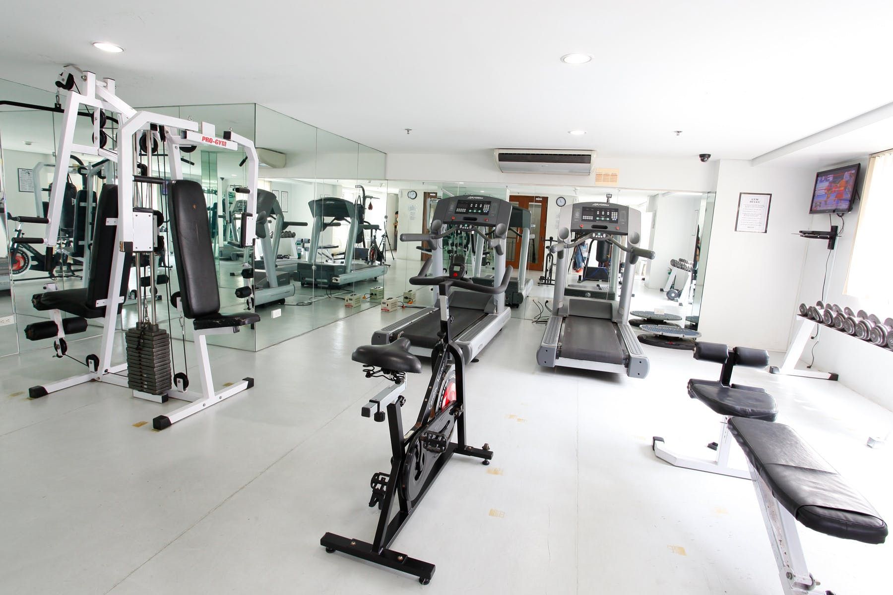 "1BR Condo for Rent in Gateway Garden Ridge, Buayang Bato, Mandaluyong"09