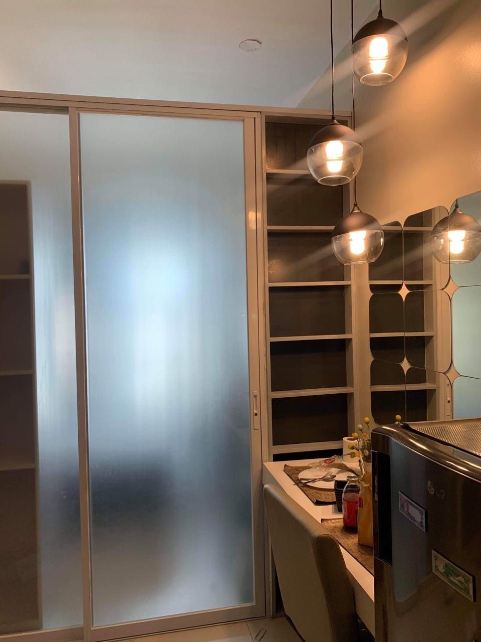 "Studio Condo for Rent in Wil Tower Mall, Santa Cruz, Quezon City"04