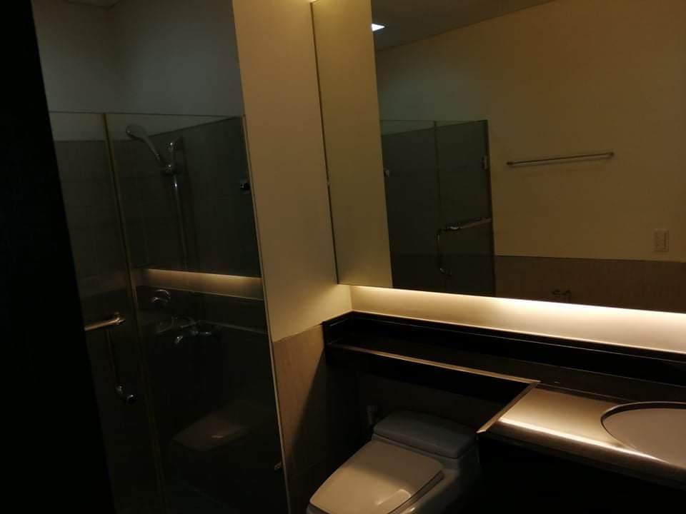 "2BR Condo for Rent in The Residences at Greenbelt, Legazpi Village, Ma"08