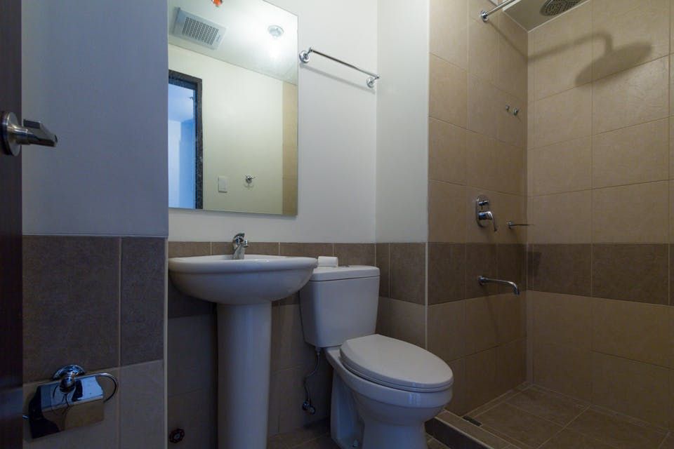 "Studio Condo for Rent in Axis Residences, Buayang Bato, Mandaluyong"06