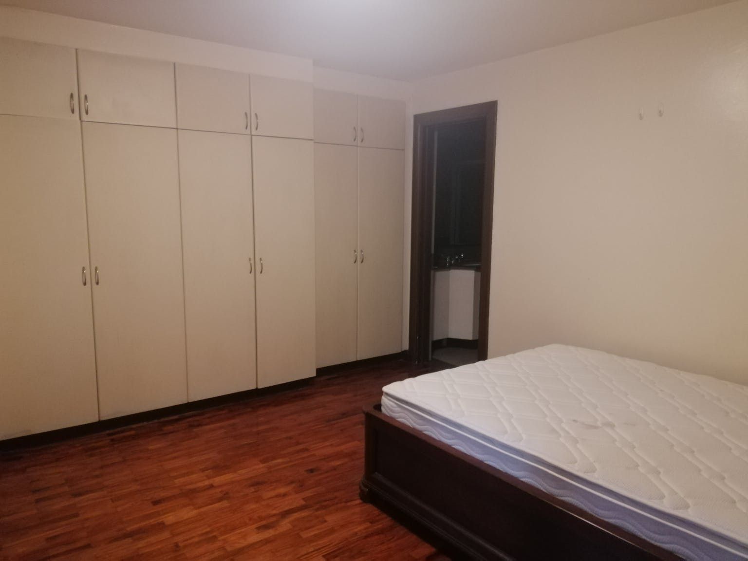 "2BR Condo for Rent in Easton Place, Salcedo Village, Makati"04