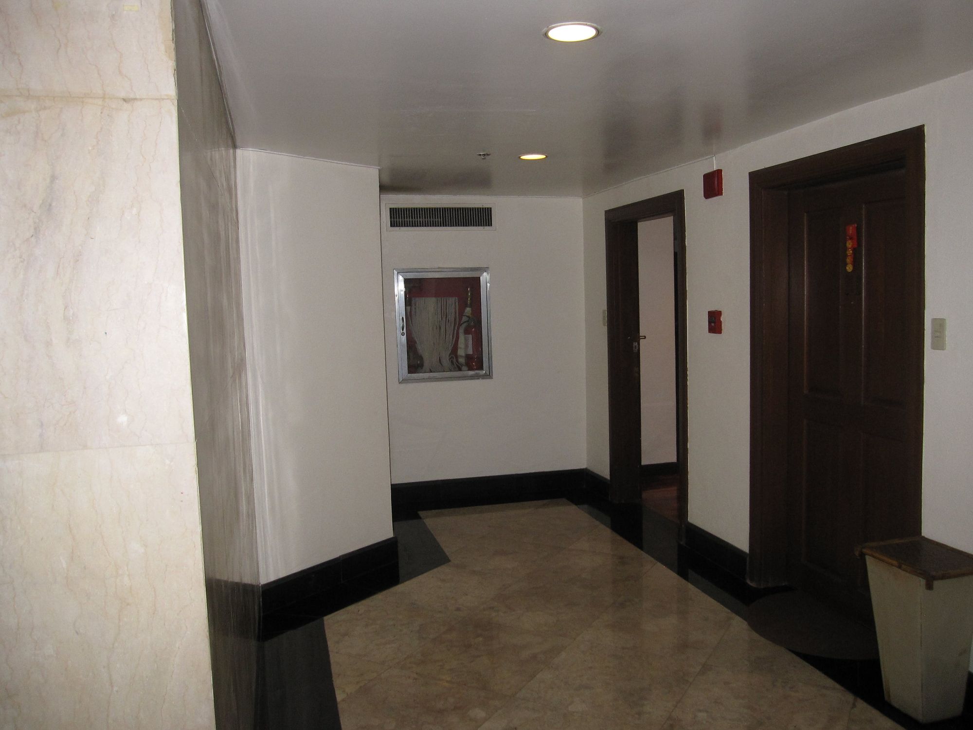 "2BR Condo for Rent in Easton Place, Salcedo Village, Makati"07