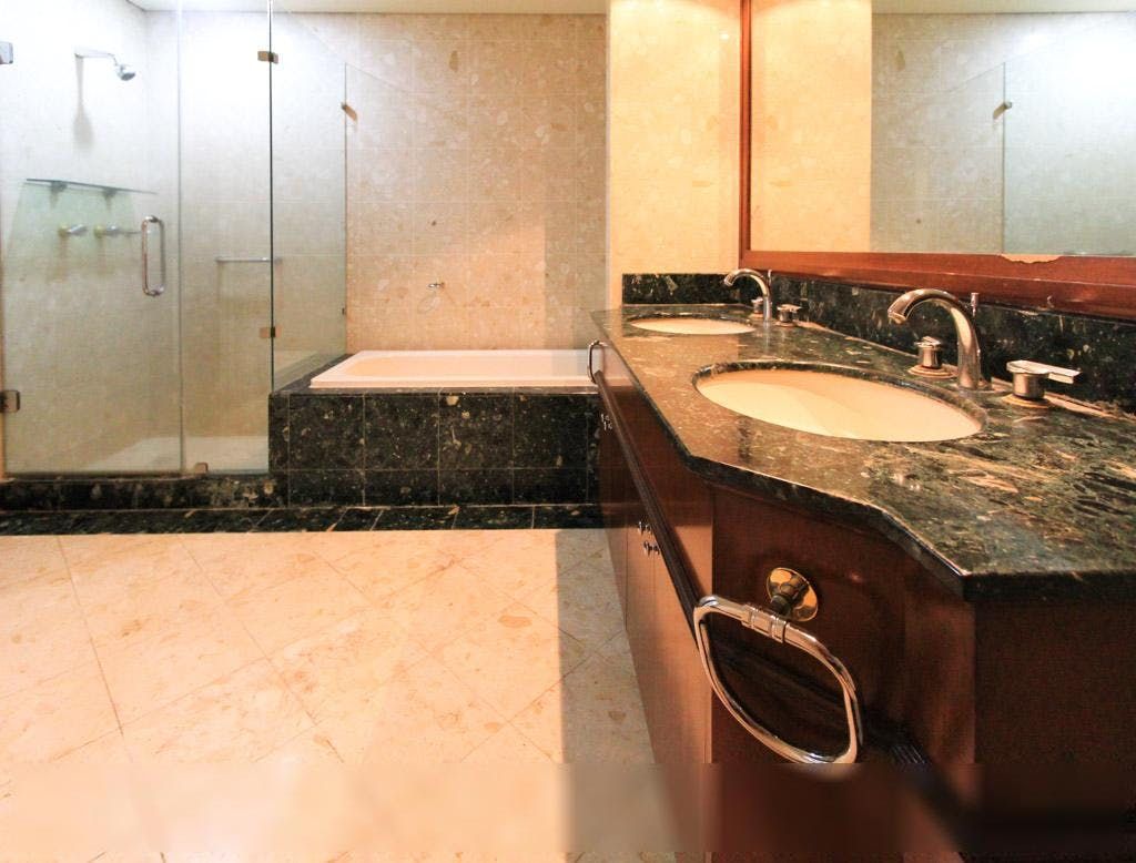 "4BR Condo for Rent in Rizal Tower, Rockwell Center, Makati"06