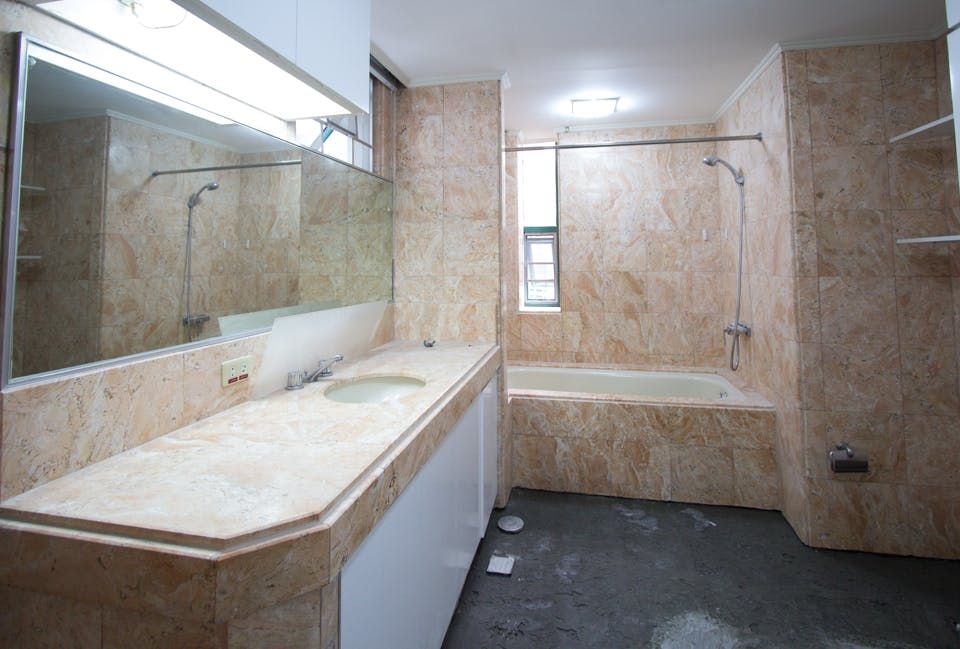 "3BR Condo for Rent in LPL Plaza, Salcedo Village, Makati"03