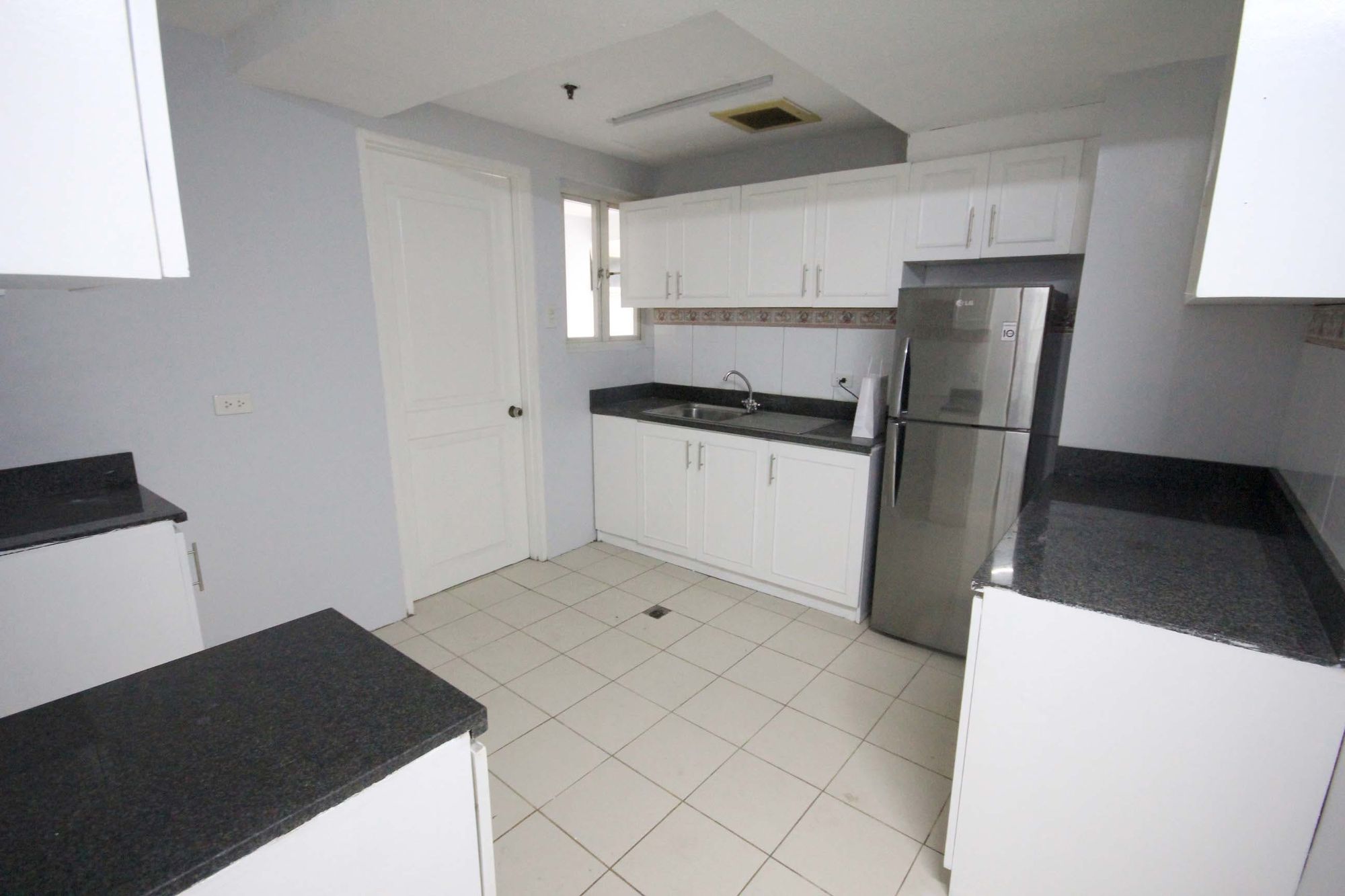 "3BR Condo for Rent in Two Lafayette Square, Salcedo Village, Makati"05
