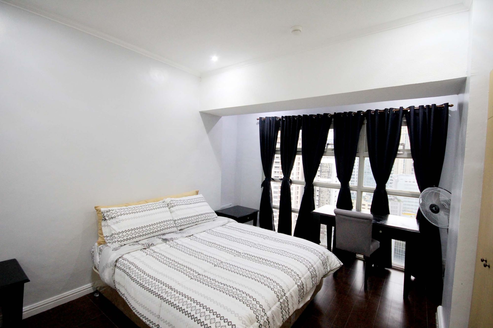 "3BR Condo for Rent in Two Lafayette Square, Salcedo Village, Makati"09