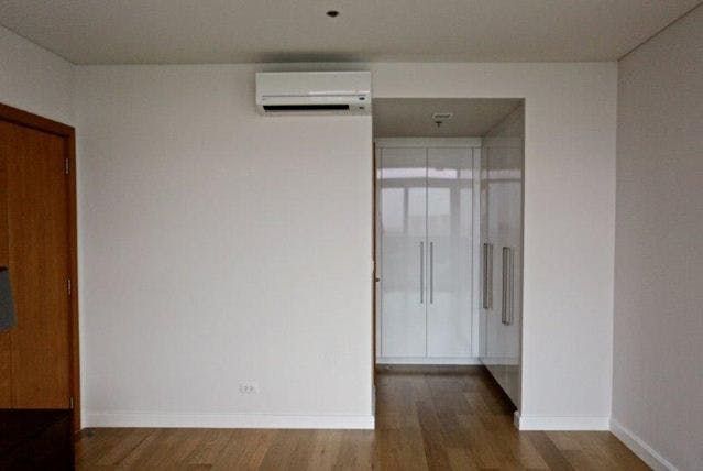 "2BR Condo for Rent in Park Terraces, San Lorenzo, Makati"01