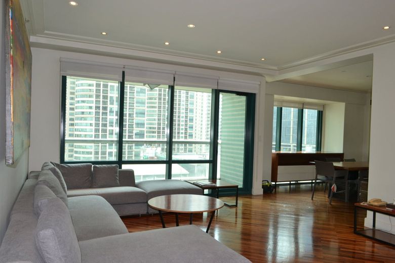 "2BR Condo for Rent in Amorsolo East, Rockwell Center, Makati"01