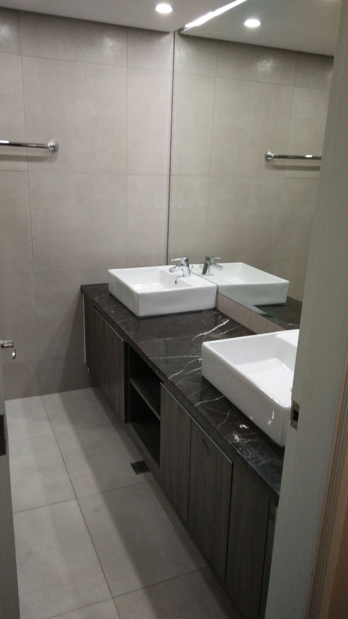 "3BR Condo for Rent in Admiral Baysuites, Malate, Manila"07