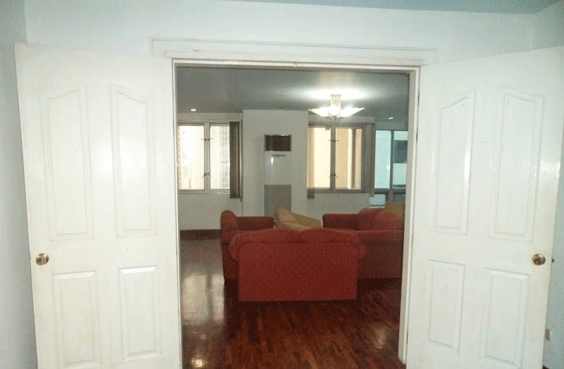 "3BR Condo for Rent in Easton Place, Salcedo Village, Makati"10