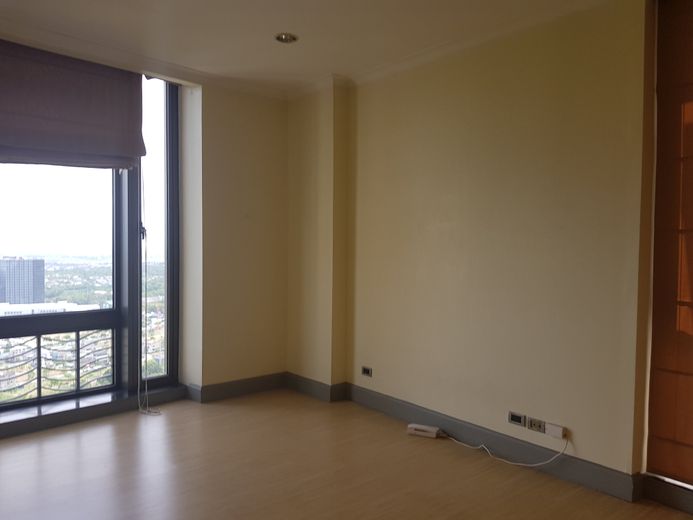 "3BR Condo for Rent in Essensa, BGC - Bonifacio Global City, Taguig"01