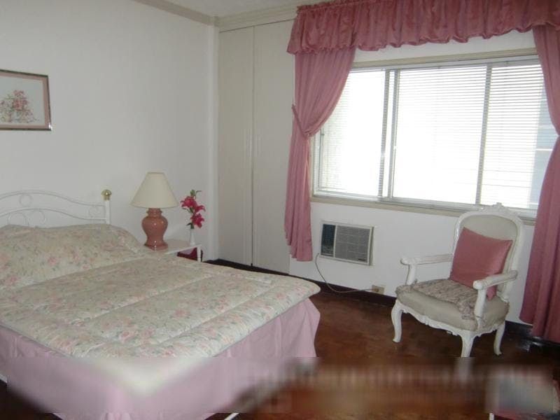 "2BR Condo for Rent in Nobel Plaza, Salcedo Village, Makati"04