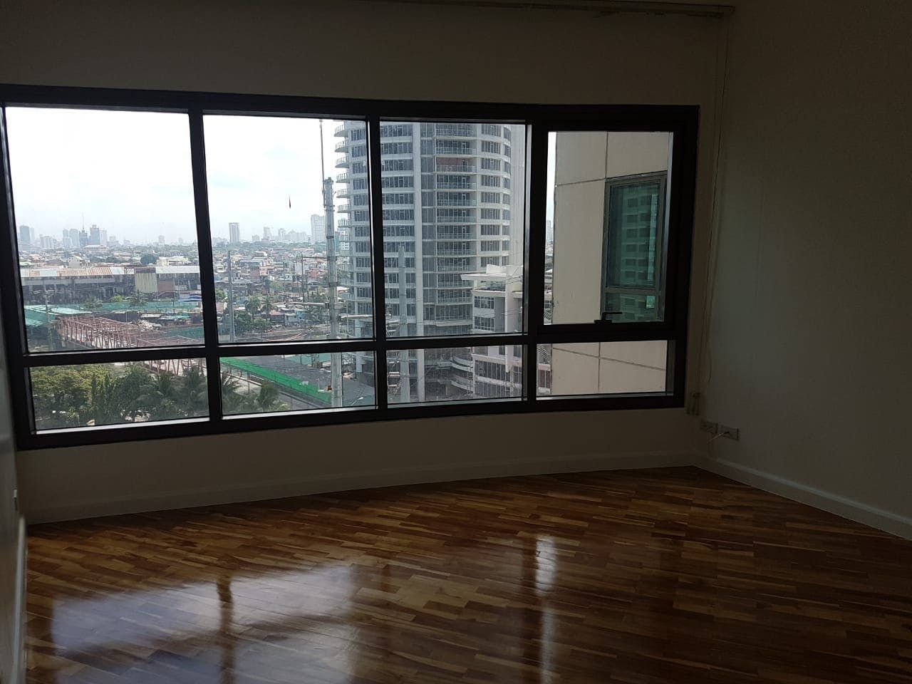 "2BR Condo for Rent in Joya Lofts and Towers, Rockwell Center, Makati"04