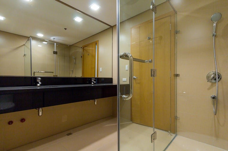 "3BR Condo for Rent in Park Terraces, San Lorenzo, Makati"04