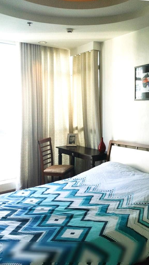 "2BR Condo for Rent in Crescent Park Residences, BGC - Bonifacio Global"04