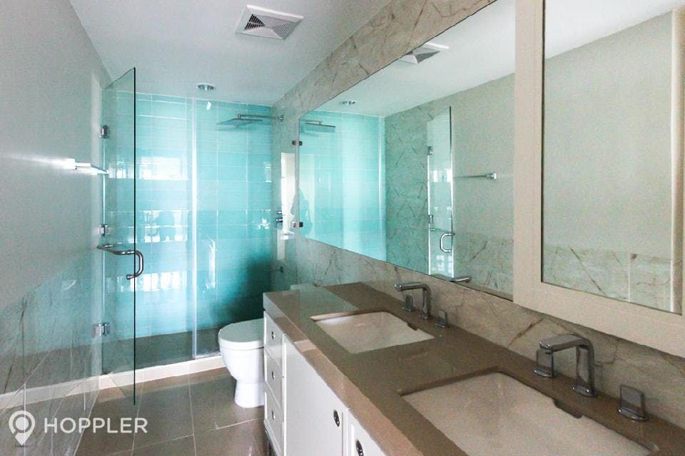 "3BR Condo for Rent in Edades Tower and Garden Villas, Rockwell Center,"06