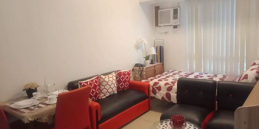 "Studio Condo for Rent in The Beacon, Legazpi Village, Makati"01