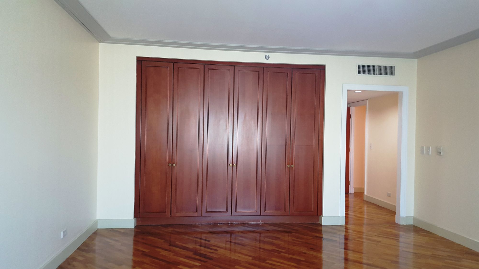"3BR Condo for Rent in Rizal Tower, Rockwell Center, Makati"05