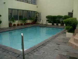 "2BR Condo for Rent in Easton Place, Salcedo Village, Makati"06