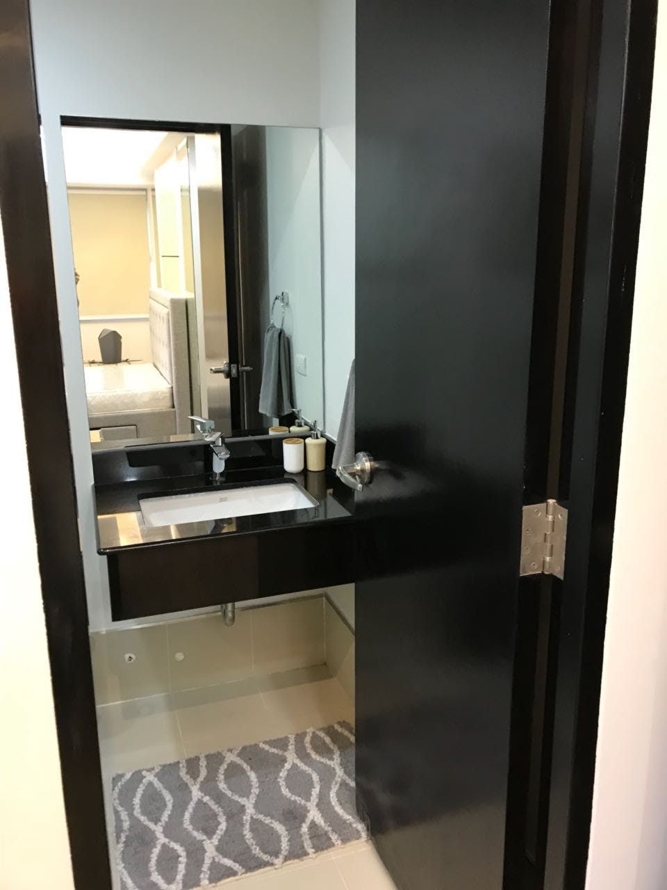 "2BR Condo for Rent in One Maridien Tower, BGC - Bonifacio Global City,"08