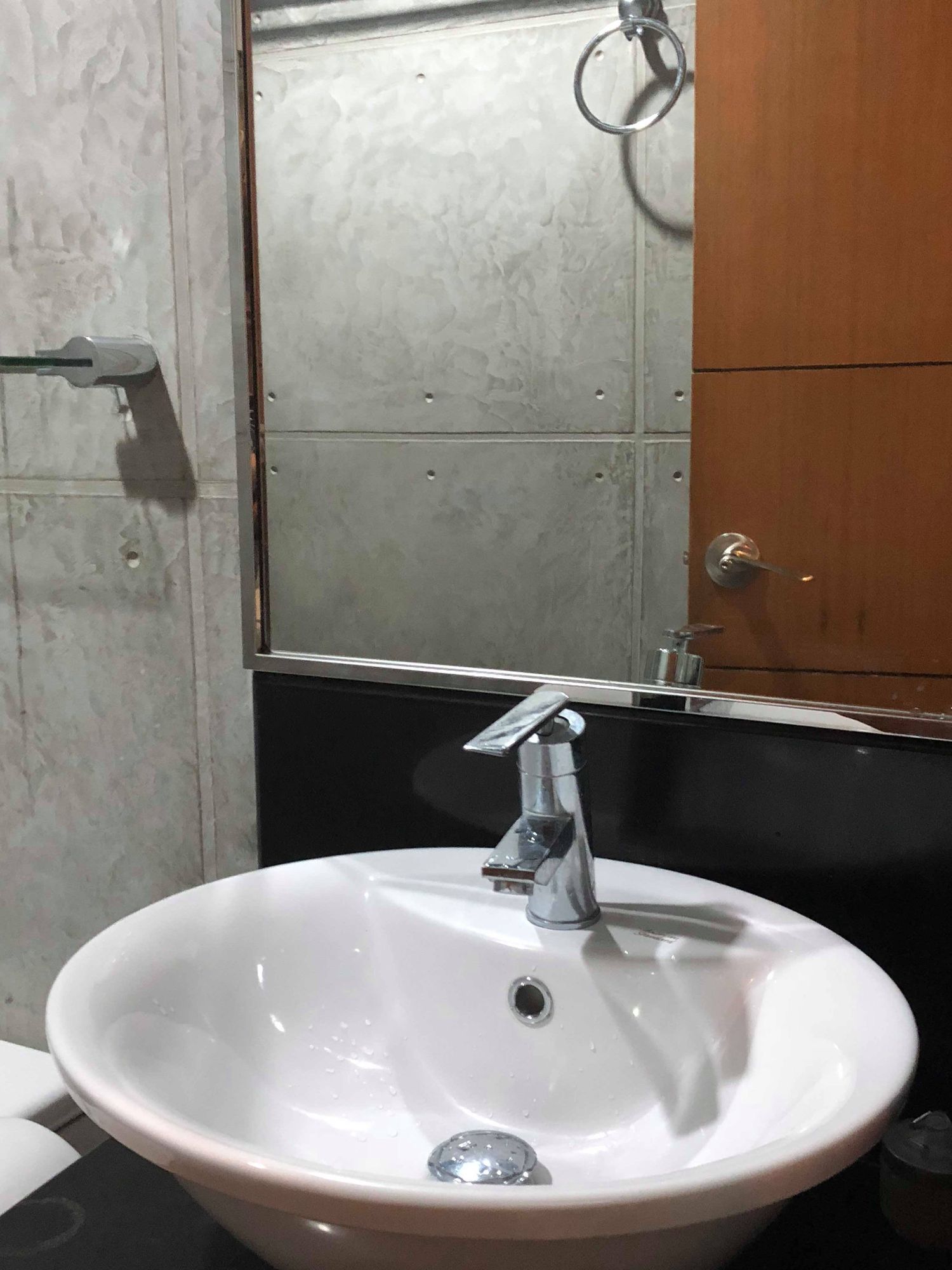 "1BR Condo for Rent in Morgan Suites Executive Residences, McKinley Hil"05