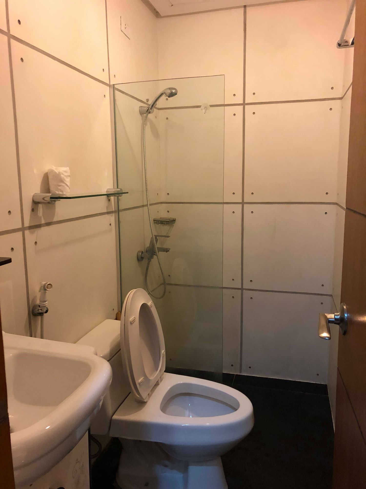 "1BR Condo for Rent in Morgan Suites Executive Residences, McKinley Hil"07