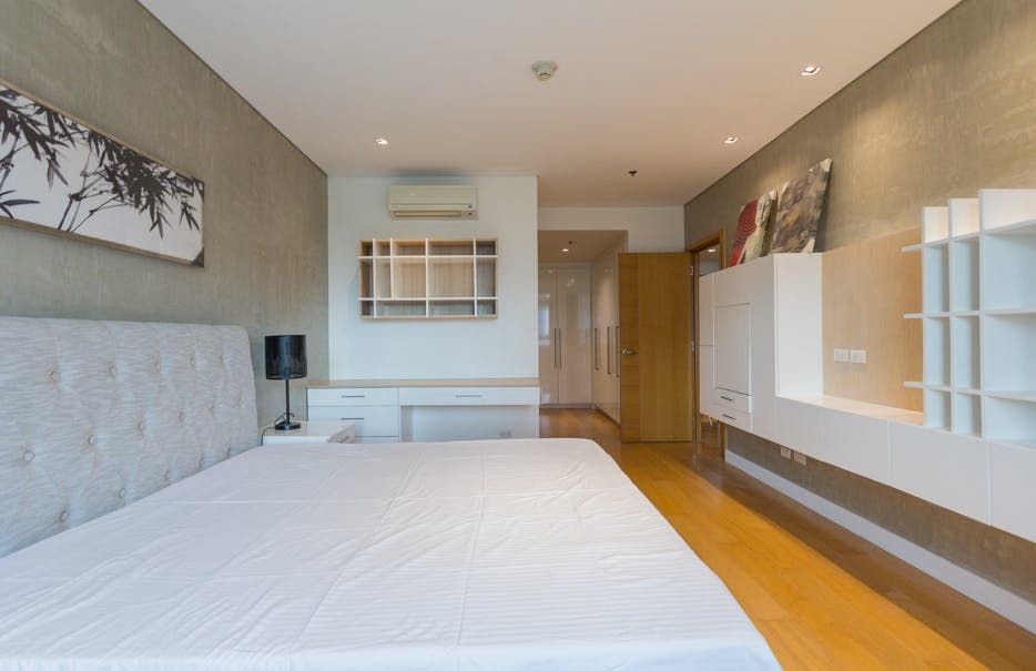 "2BR Condo for Rent in Park Terraces, San Lorenzo, Makati"08