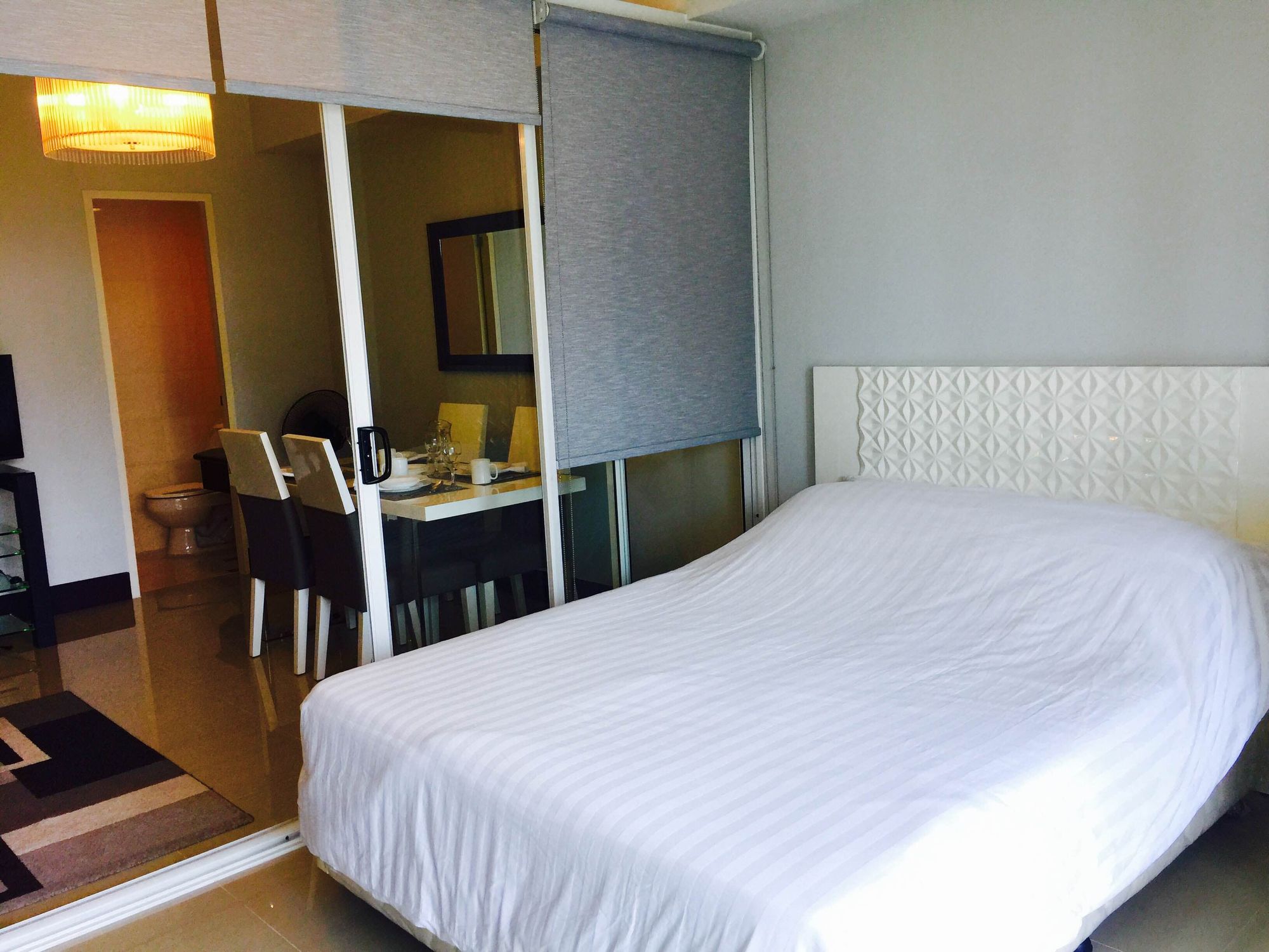 "1BR Condo for Rent in Greenbelt Excelsior, Legazpi Village, Makati"05