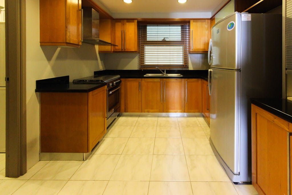 "3BR Condo for Rent in The Residences at Greenbelt, Legazpi Village, Ma"10