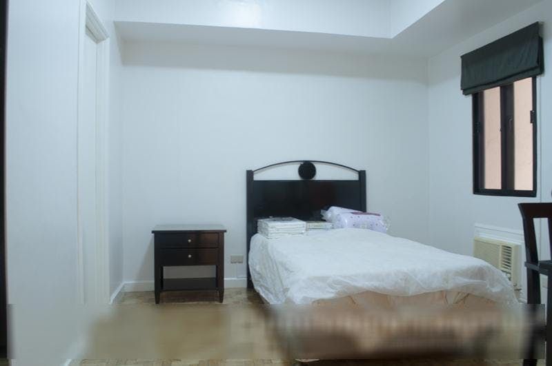 "2BR Condo for Rent in Manhattan Square, Salcedo Village, Makati"08