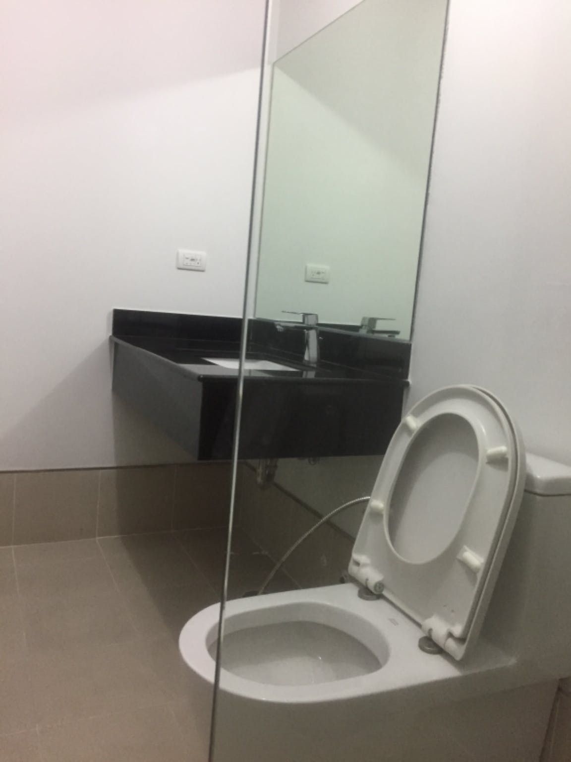 "1BR Condo for Rent in One Maridien Tower, BGC - Bonifacio Global City,"04