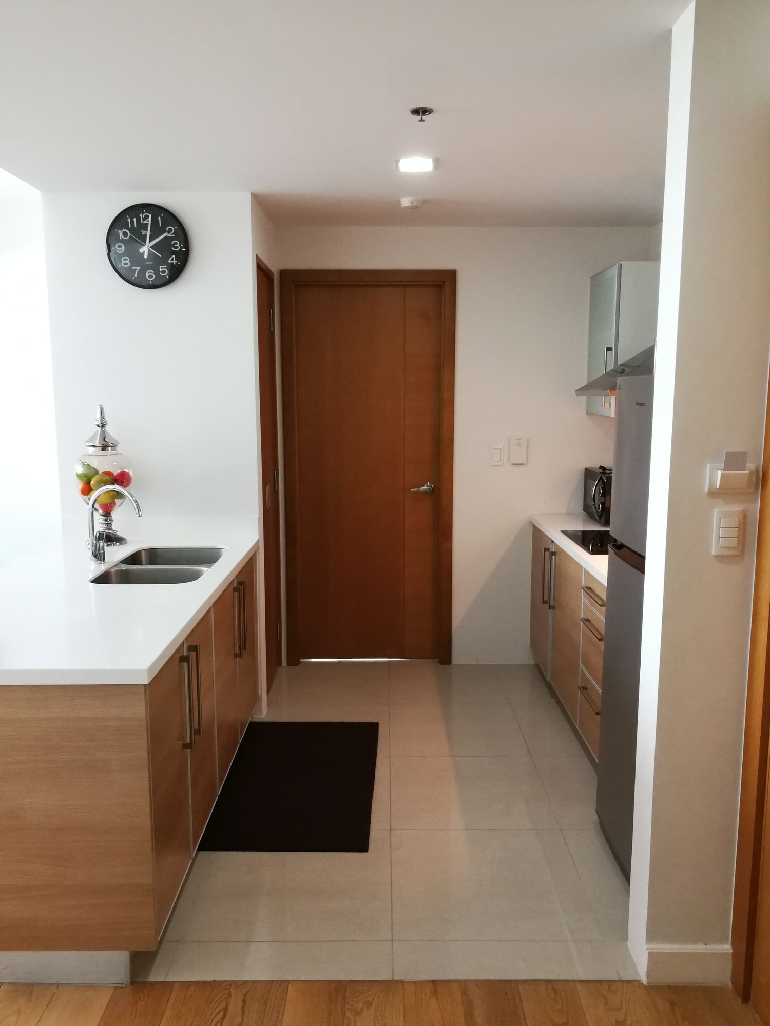 "2BR Condo for Rent in Park Terraces, San Lorenzo, Makati"10