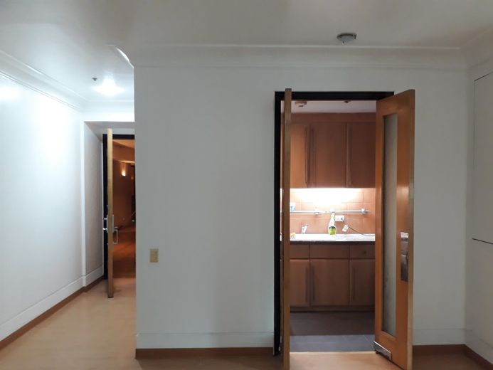 "1BR Condo for Rent in One McKinley Place, BGC - Bonifacio Global City,"01