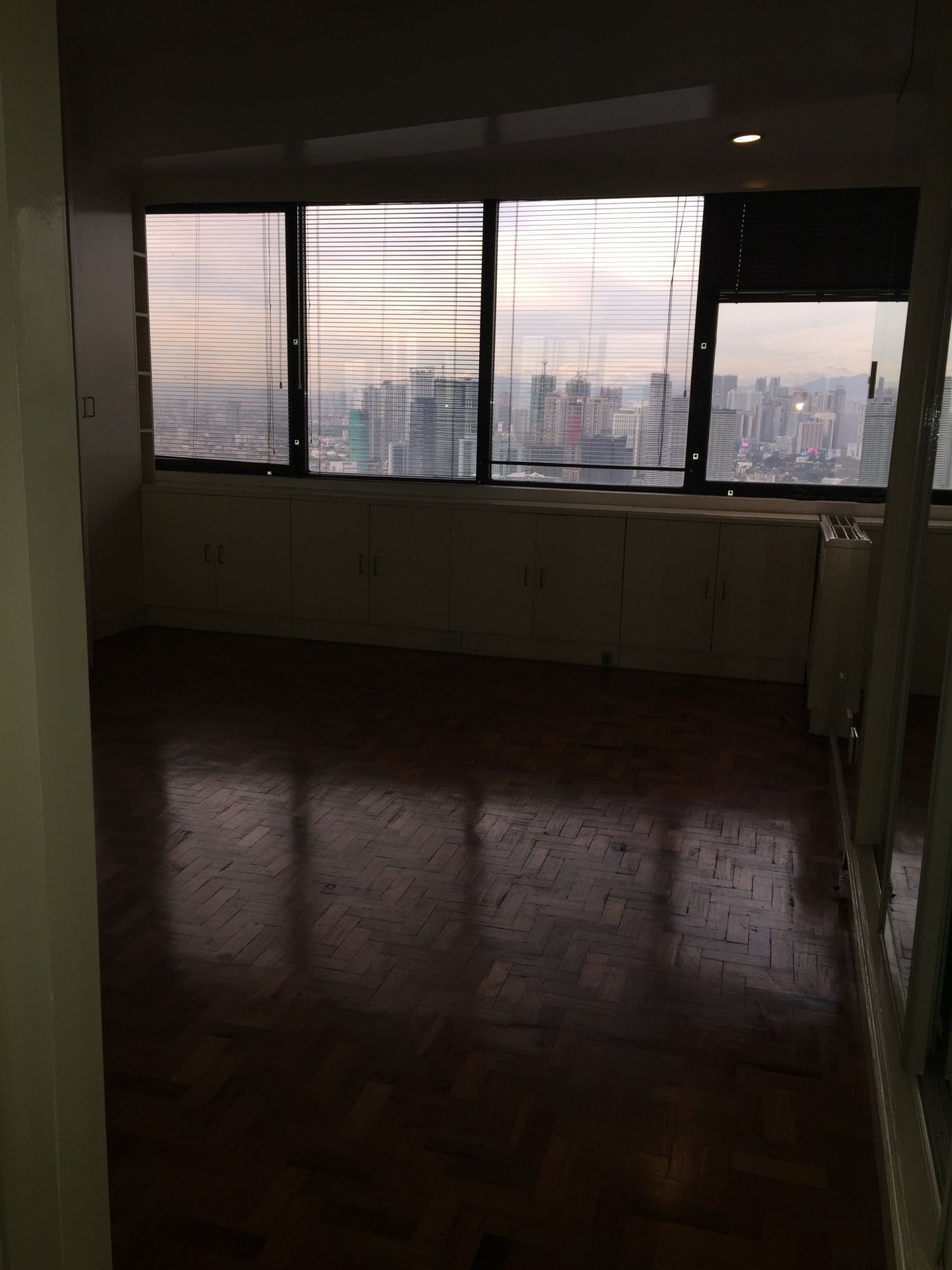 "3BR Condo for Rent in Pacific Plaza Ayala, Urdaneta, Makati"07