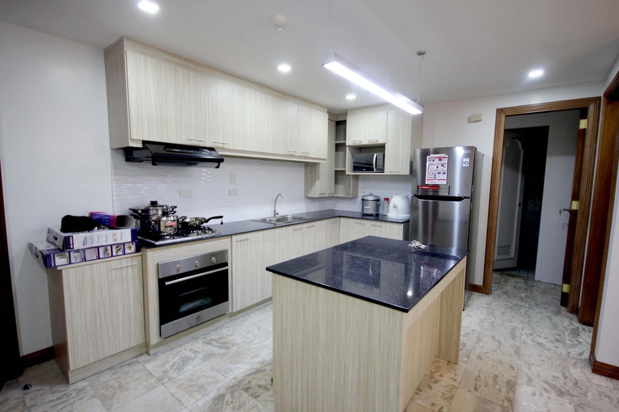 "2BR Condo for Rent in Emerald Mansion, Ortigas Center, Pasig"08