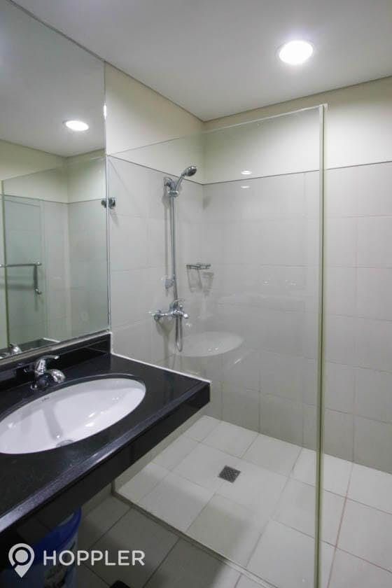 "1BR Condo for Rent in The Residences at Greenbelt, Legazpi Village, Ma"07