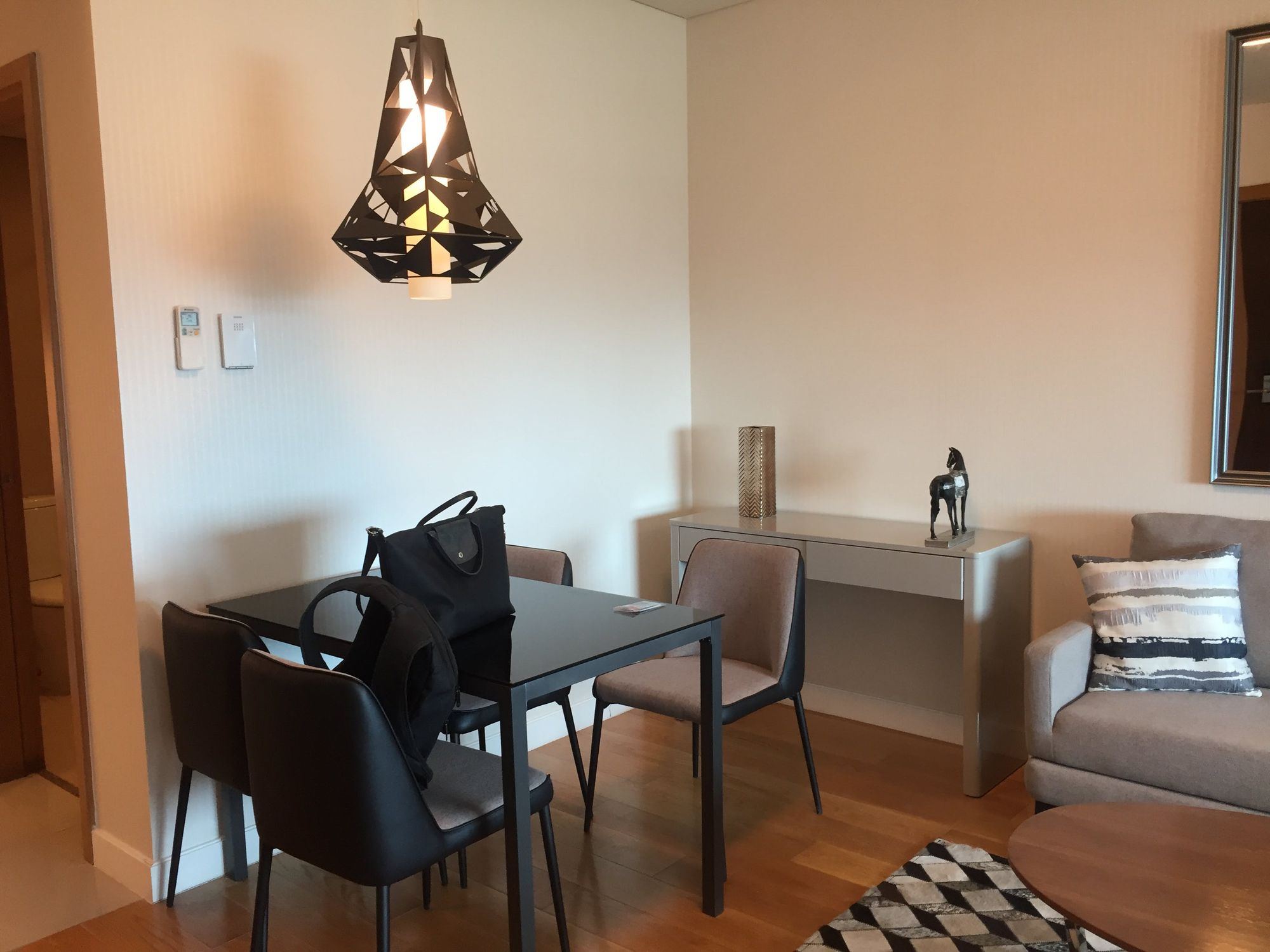 "Studio Condo for Rent in Park Terraces, San Lorenzo, Makati"03