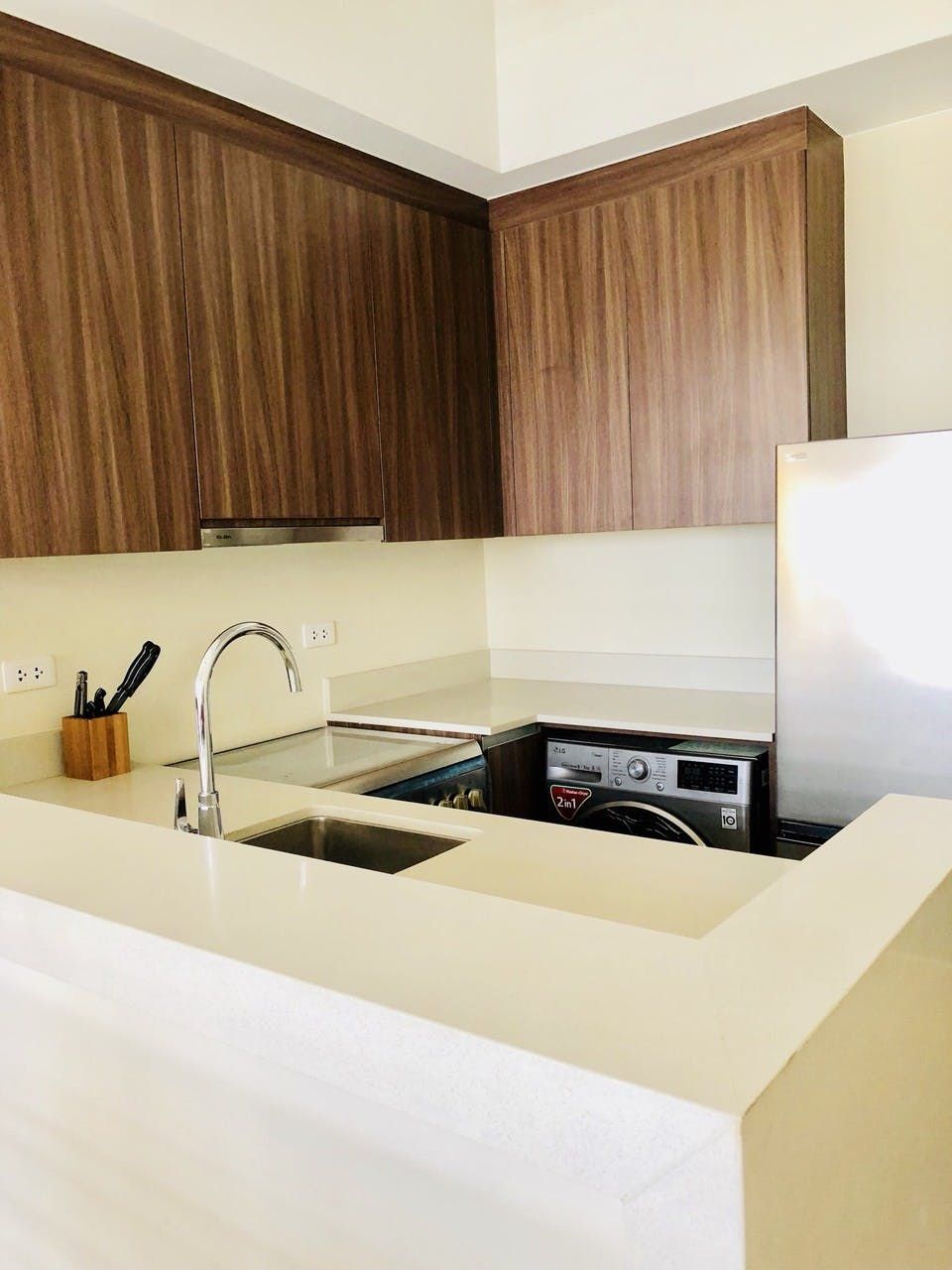 "2BR Condo for Rent in Easton Place, Salcedo Village, Makati"03