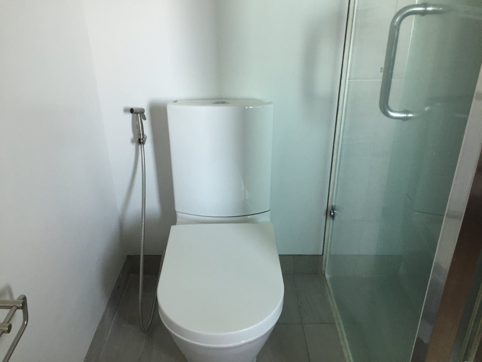 "2BR Condo for Rent in The Residences at Greenbelt, Legazpi Village, Ma"07