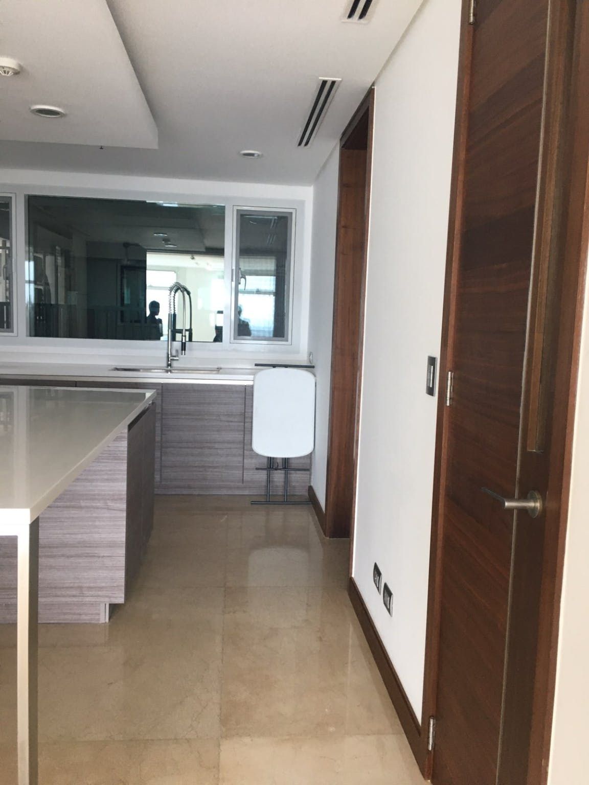 "3BR Condo for Rent in Two Roxas Triangle, Salcedo Village, Makati"08