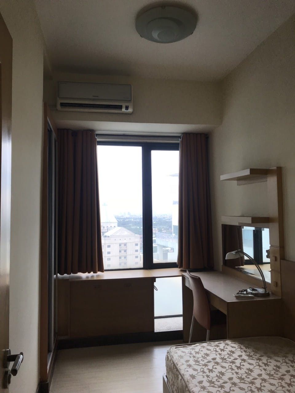 "2BR Condo for Rent in Eastwood Parkview, Eastwood City, Quezon City"06