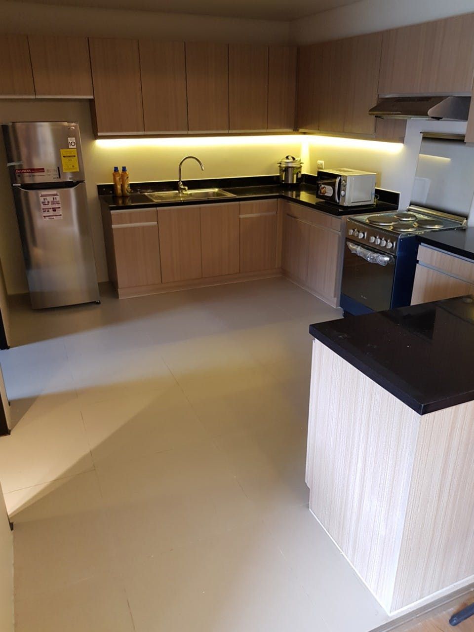 "3BR Condo for Rent in One Maridien Tower, BGC - Bonifacio Global City,"08